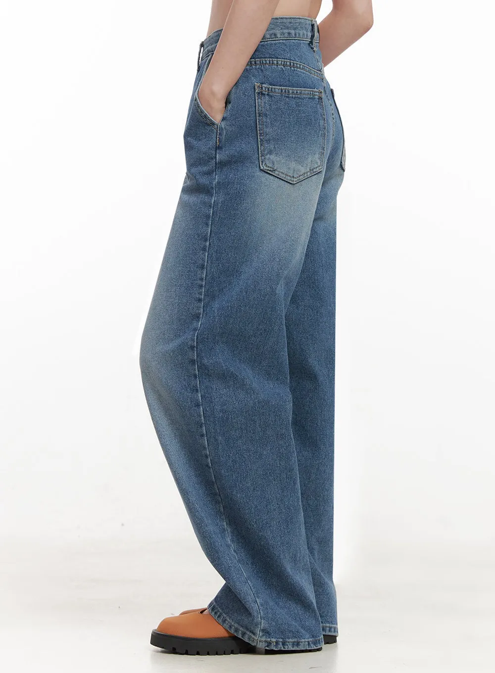 Phoebe Straight-Leg Jeans IJ530