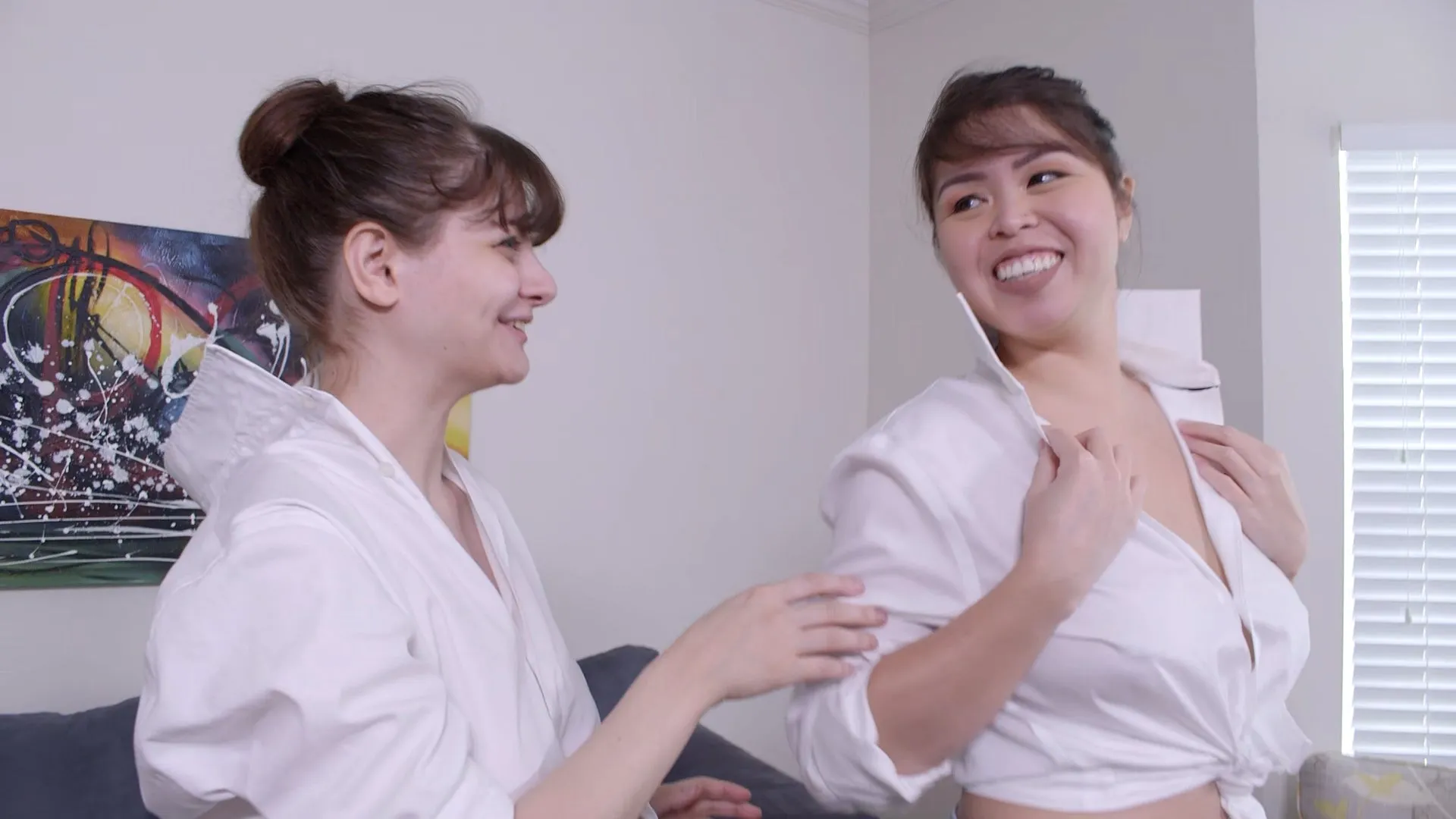 STIFF COLLARS - NAOMI & JOSIE